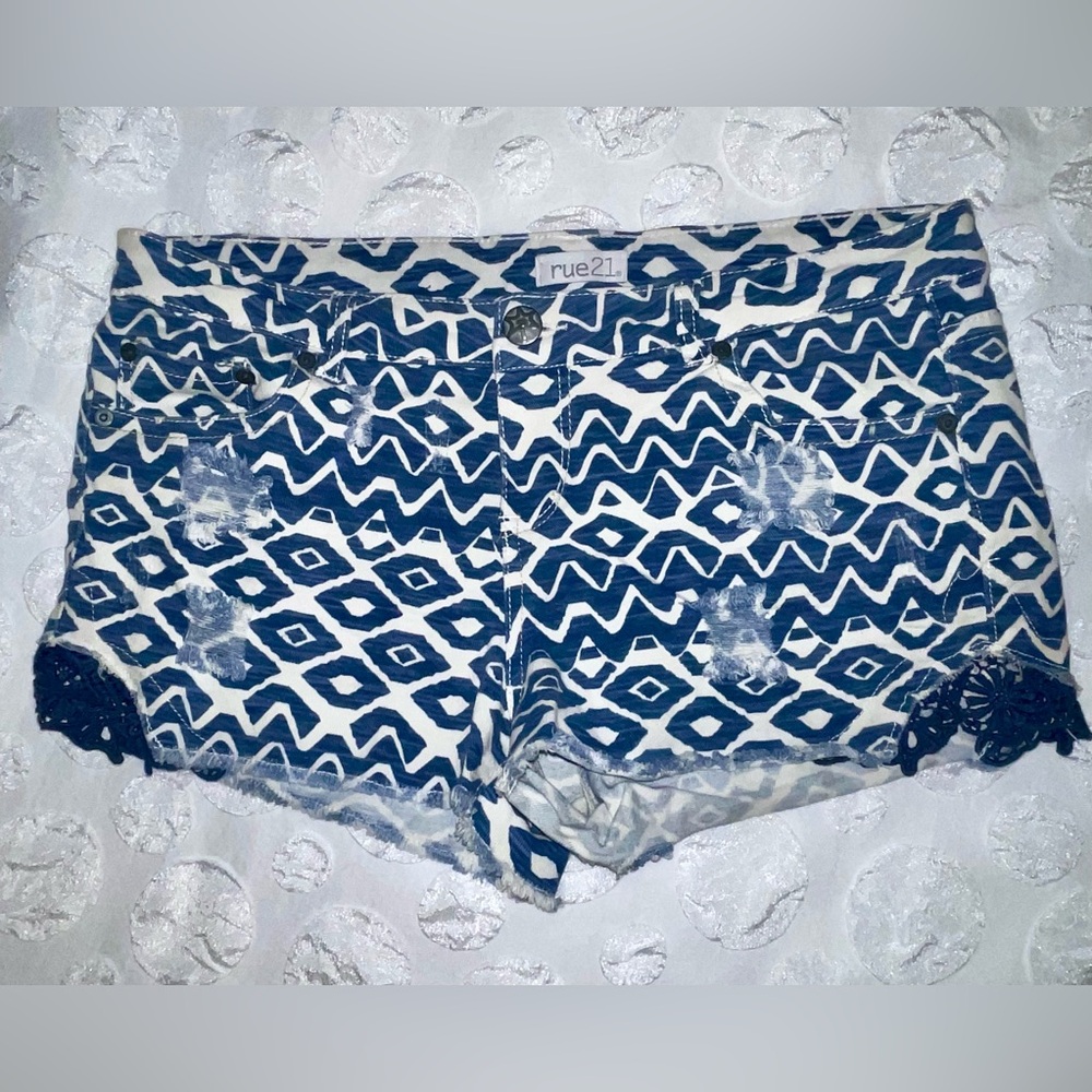 Rue21 Navy and White Geometric Jean Shorts 13/14